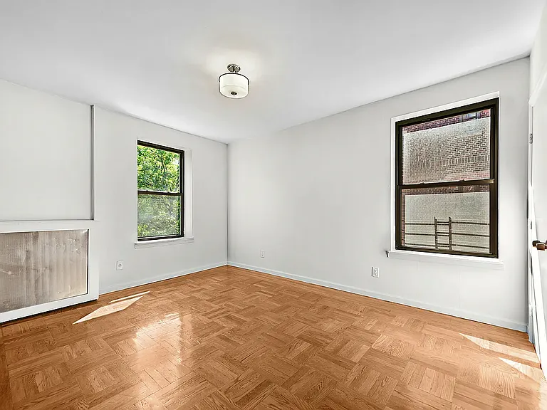 3265 Bainbridge Ave #B1 — Photo 4