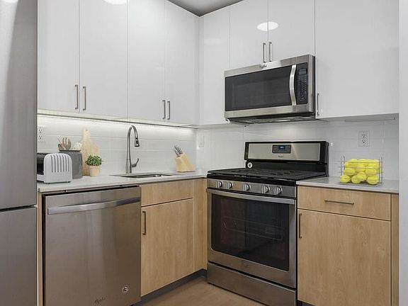 3rd image of 60 W 142nd St APT 15M