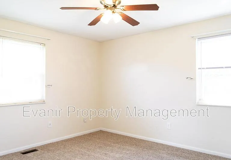790 Branford Rd — Photo 13