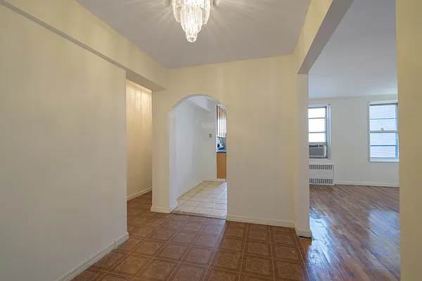 Sold by Venezia Realty Group LLC | media 4