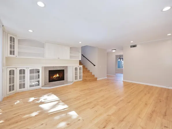 712 Woodside Ln E Unit 1, Sacramento, CA 95825