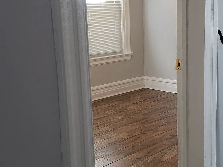 305 Woodside Ave #2 — Photo 21