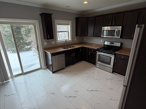 4th image of 9474 Main St #A