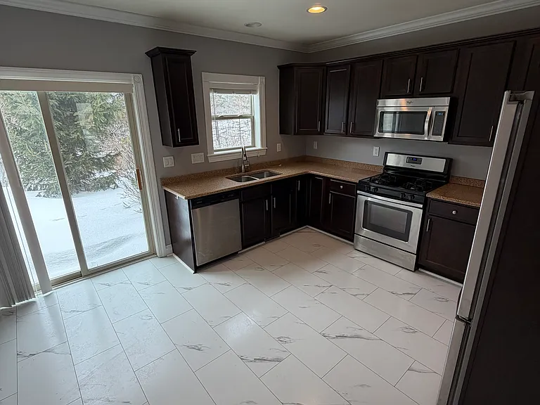 9474 Main St #A — Photo 4