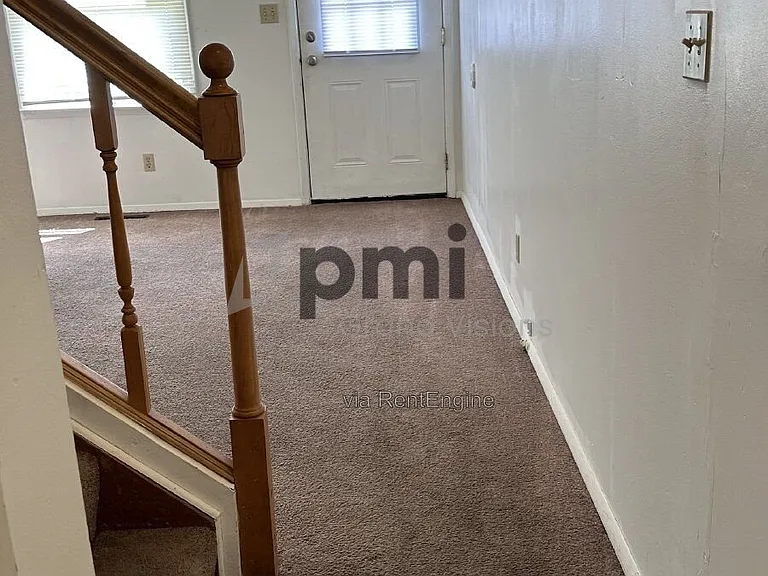 1616 University Dr — Photo 4