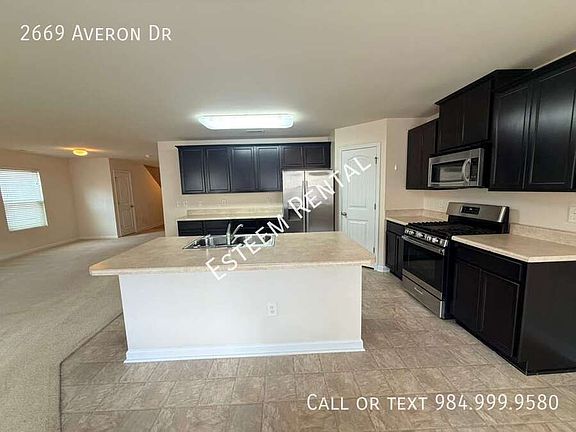 5th image of 2669 Averon Dr
