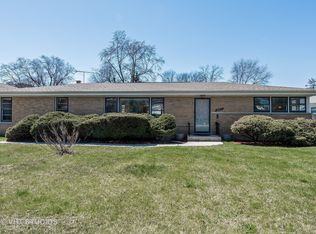 2411 Bel Air Dr, Glenview, IL