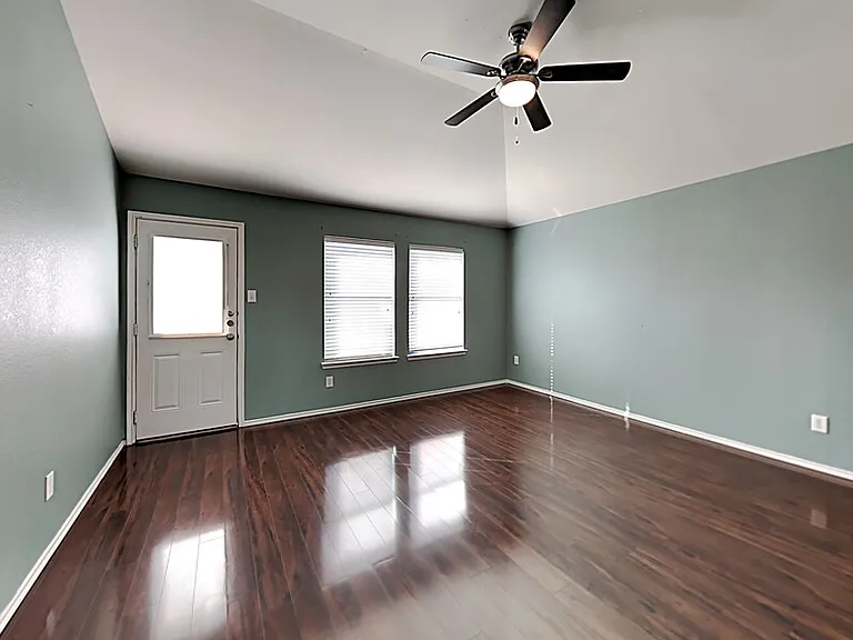3251 Torio — Photo 2