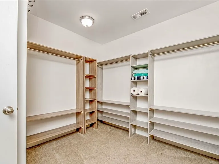 2209 Courtland Dr — Photo 25