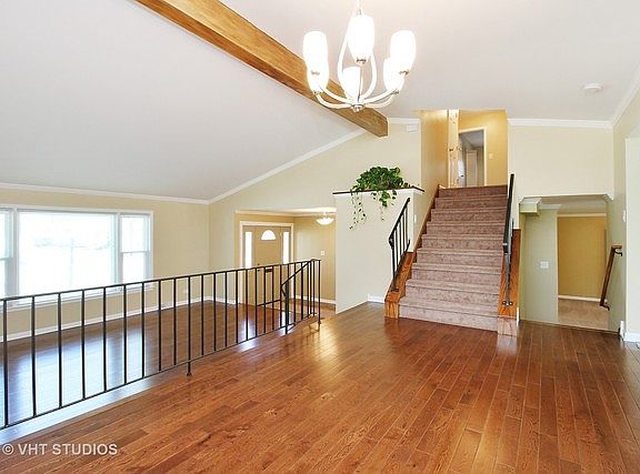 4th image of 4233 Applewood Ln