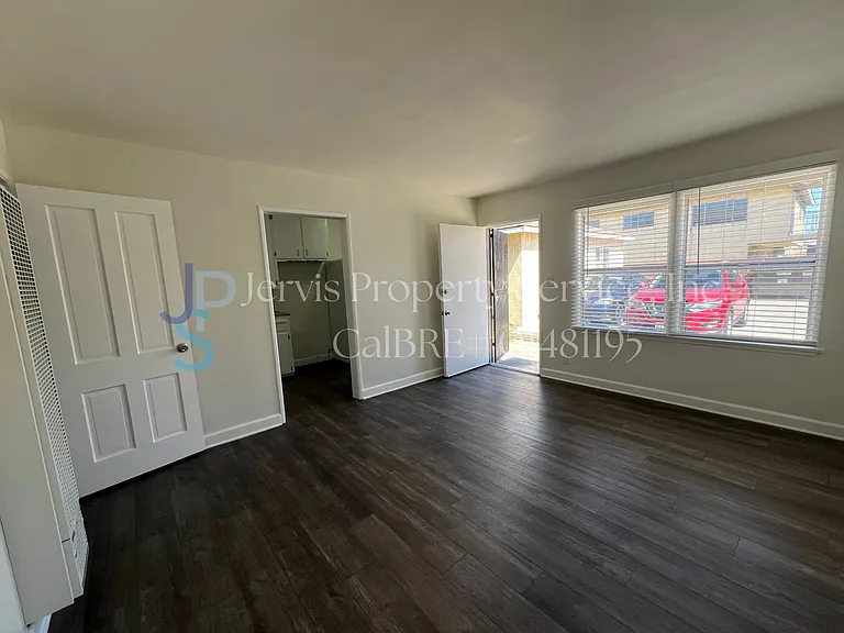 7116 Hood Ave #B — Photo 2