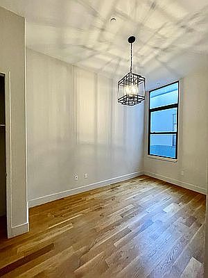 5th image of 372 Kosciuszko St #304