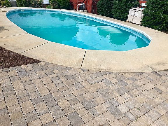 3rd image of 3419 Westbrook Dr