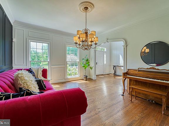 5th image of 11104 Tommye Ln