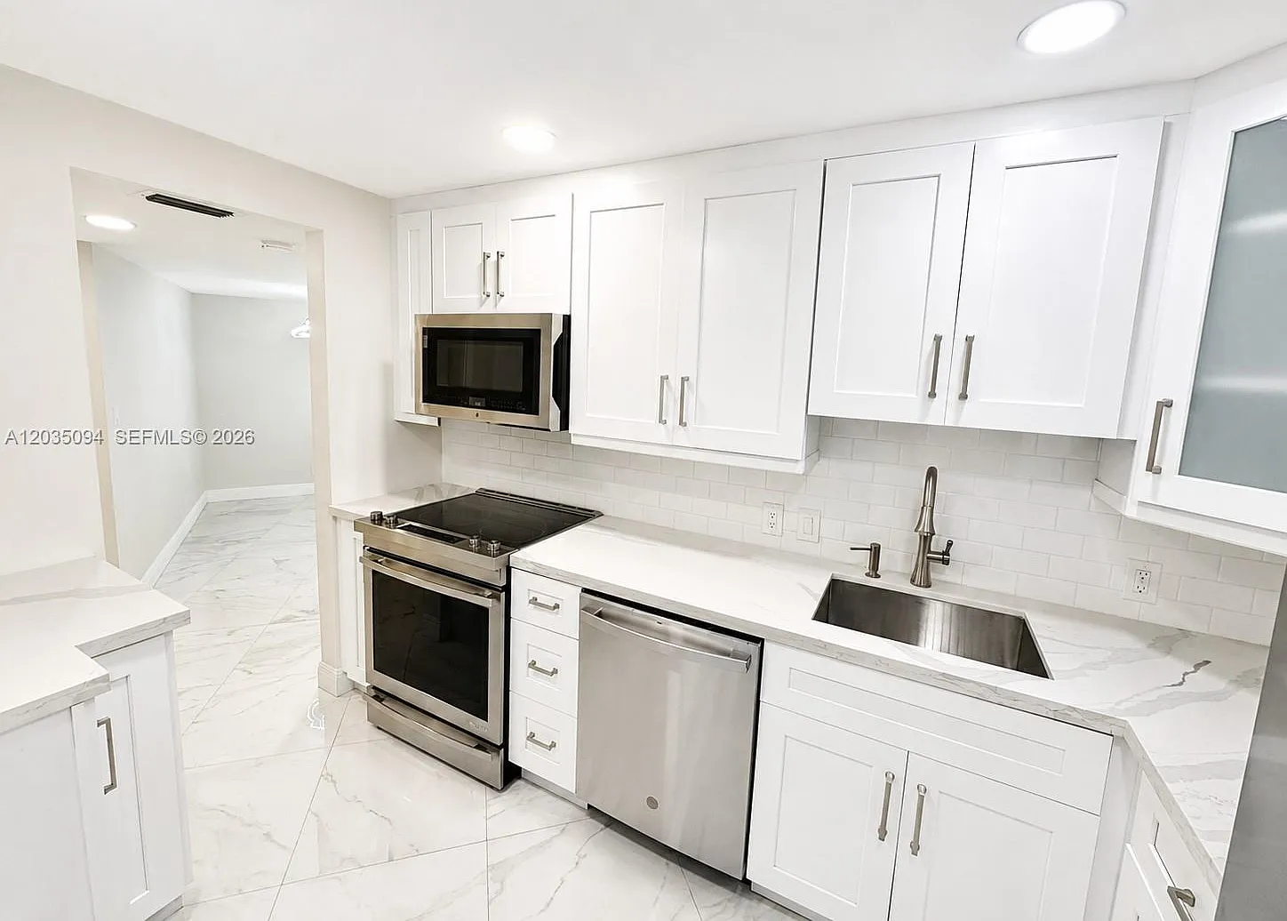 Bravura I Condo — Photo 1