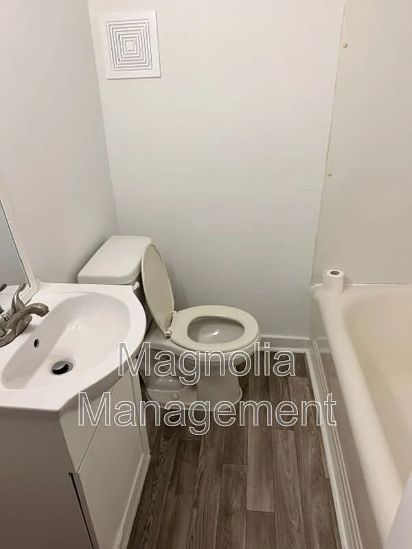 2 bed, 1.0 bath, $795 — Photo 3