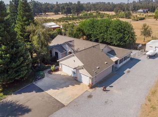 11396 Sara Dr, Redding, CA 96003