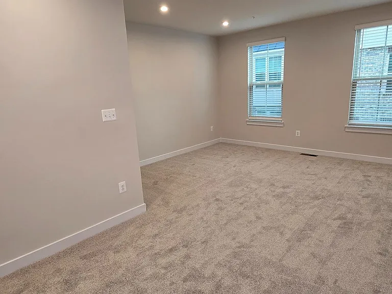2542A Verona Pl — Photo 12