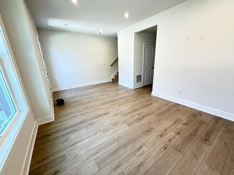 9715 Grant Ave — Photo 16