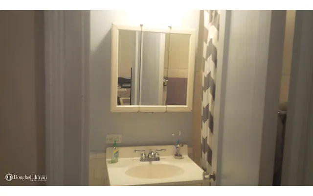 Rented by Douglas Elliman | media 26