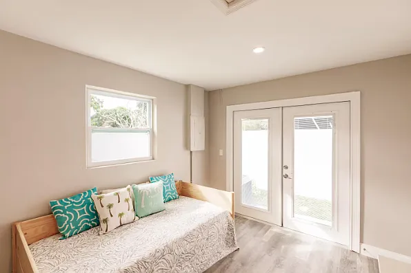 4 bed, 1740 sqft, $9,750 — Photo 4