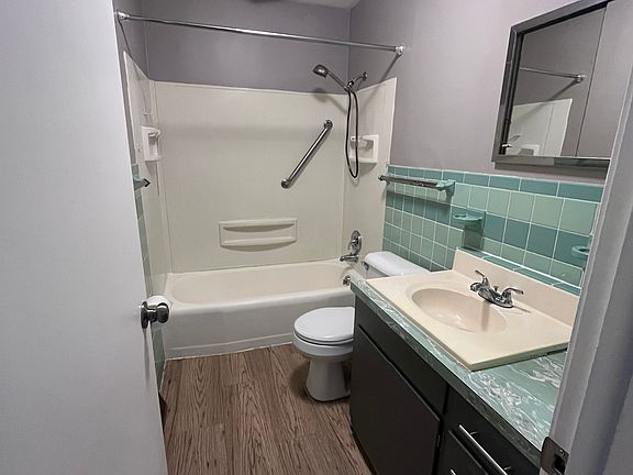 5th image of 3222 Pleasant Dr #3222
