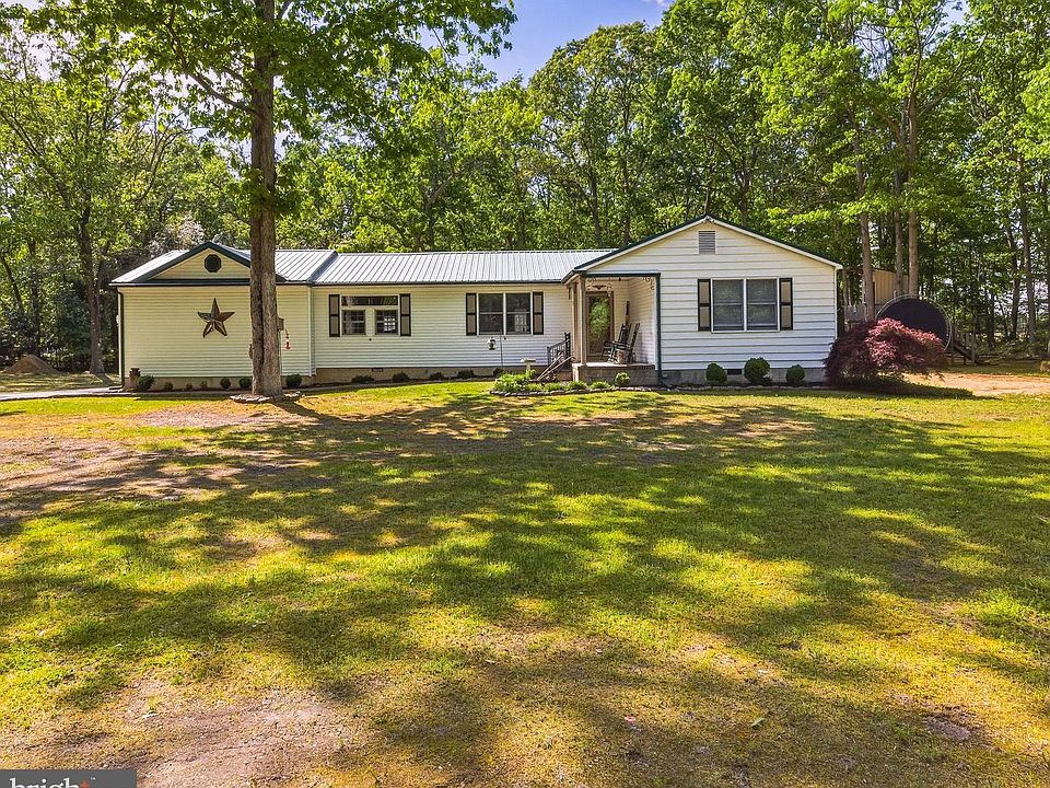 1st image of 8 Mauriello Ct