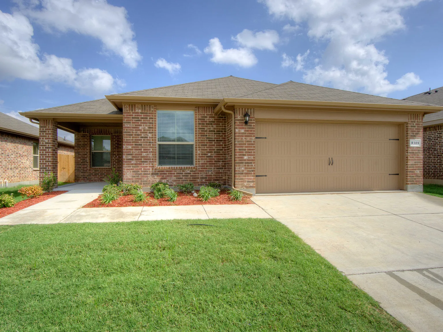 4 bed, 1819 sqft, $2,195 — Photo 1