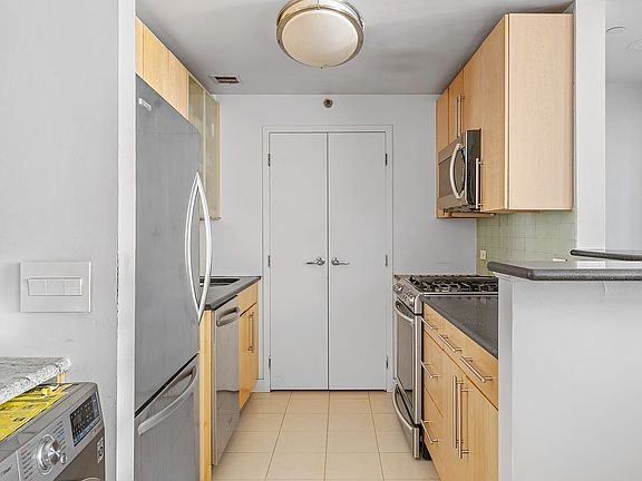 5th image of 40 W 116th St APT A709