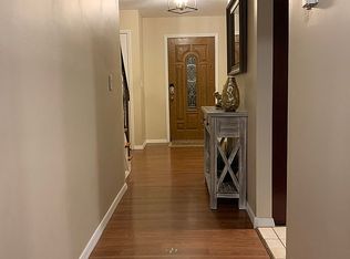 54 Avenue D, Holbrook, NY 11741