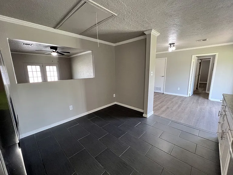 6408 NW Oak Ave — Photo 9