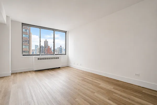 Living room, photo 1