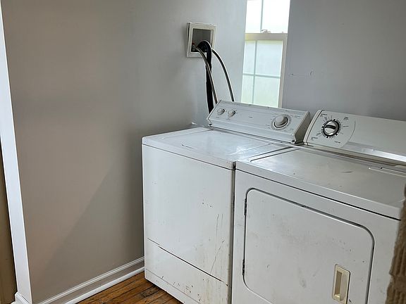 4th image of 2823 Hampton Ave