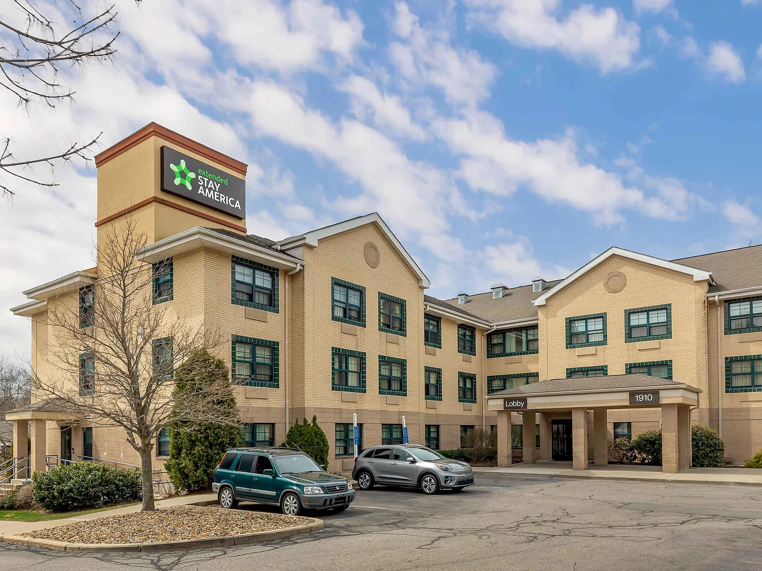 Boston - Tewksbury — Photo 1