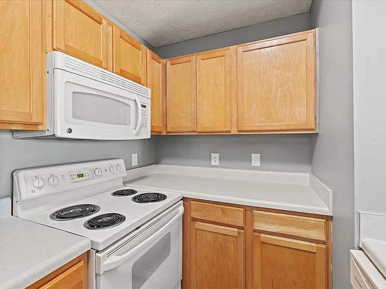 Cross Lake Apartments — Photo 131
