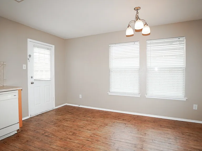 309 Stanford Dr — Photo 10
