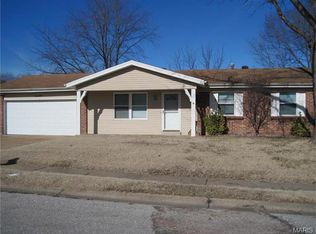 1215 Wheaton Dr, Saint Charles, MO 63301