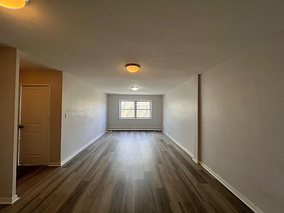 3rd image of 38 Duncan Ave #63E