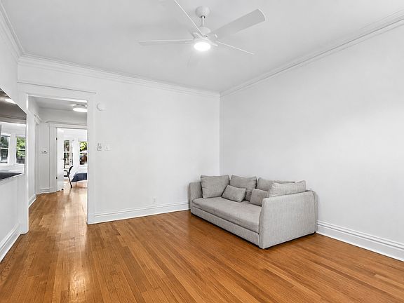 4th image of 5463 S Ellis Ave #1