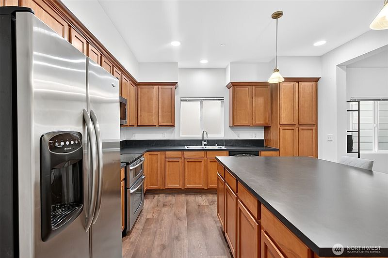 4th image of 4674 Wade Street #102