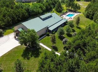 31305 W 89th St, De Soto, KS 66018