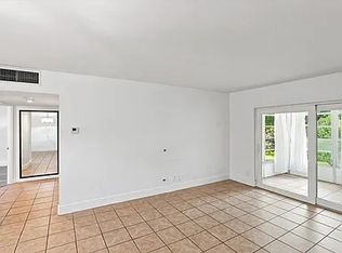 5121 W Oakland Park Blvd, Lauderdale Lakes, FL 33313