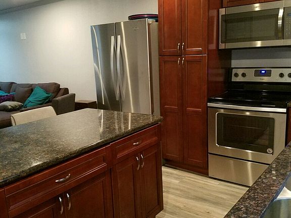 4th image of 1769 Boulevard De Province APT E