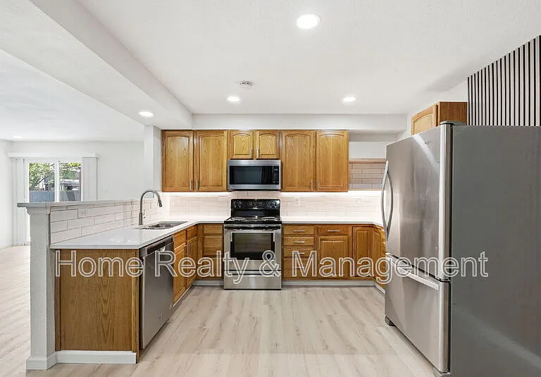 11731 Sherman St — Photo 1