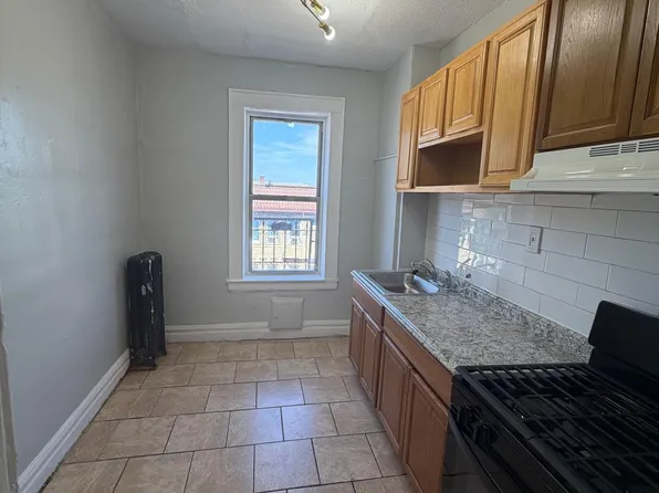 1300 Springfield Ave #304, Irvington, NJ 07111