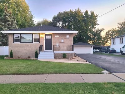 7025 W 84th St, Oak Lawn, IL, 60459