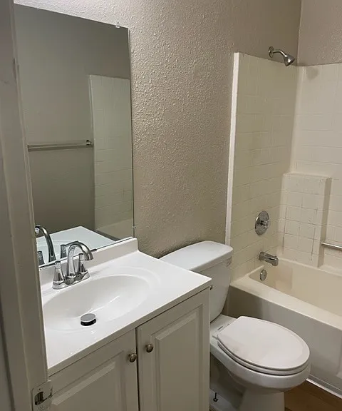 South Magnolia Villas - E — Photo 9