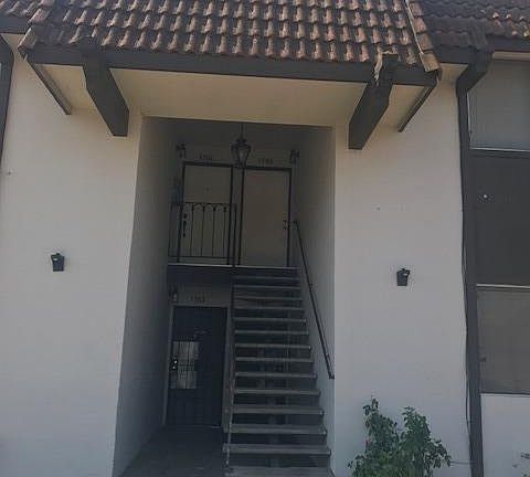 5th image of 1382 McNary Cir