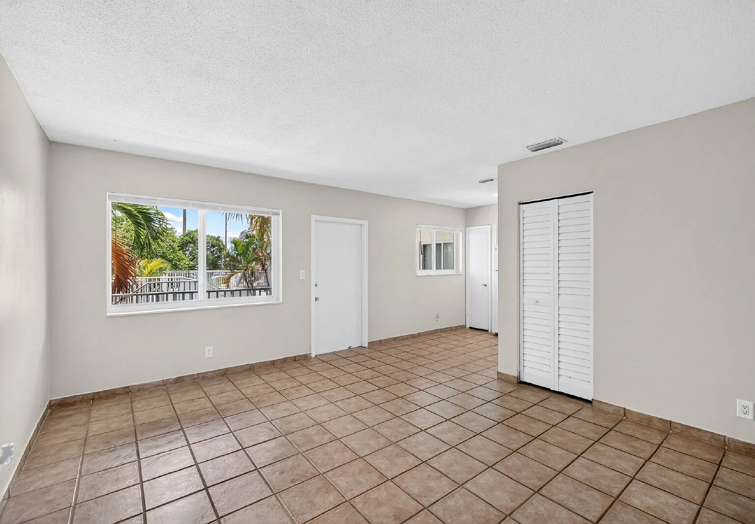2 bed, 1.0 bath, 850 sqft, $1,800 — Photo 1
