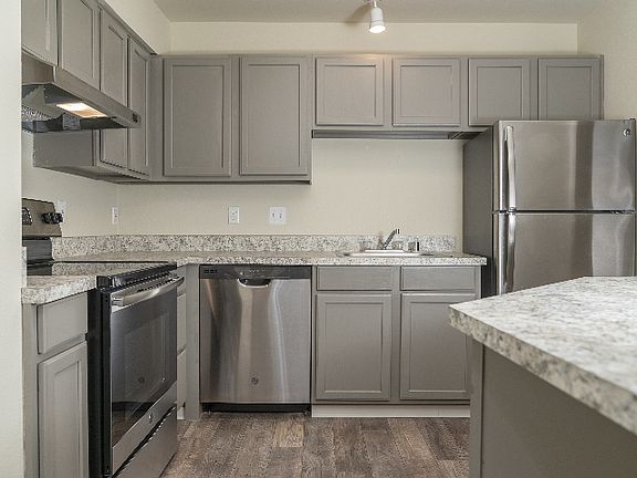 Modern Kitchens l Upscale Parkland Apartments for Rent l Tacoma, WA l Kensington Gate